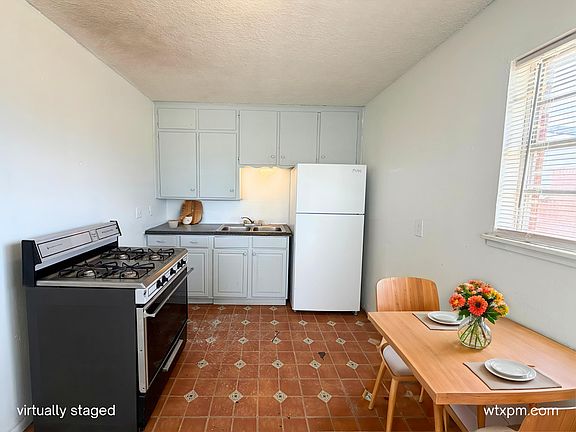 6702 NE 12th Ave Unit 1 - Kitchen Staged