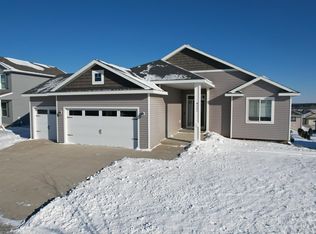 4902 King Arthur Dr NW, Rochester, MN 55901