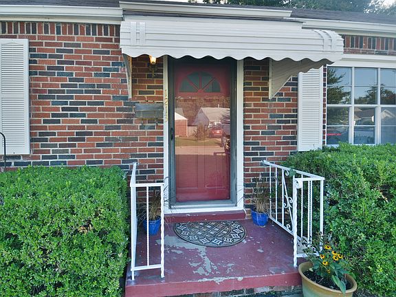 3rd image of 1213 S Urbana Ave