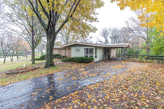 1st image of 1727 Lake Dr