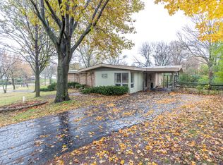 1727 Lake Dr, Flossmoor, IL 60422