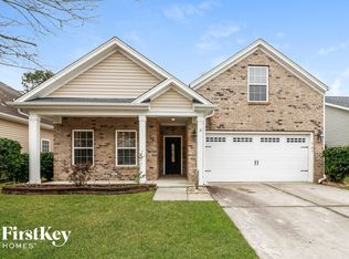 505 Crossland Dr, Moncks Corner, SC 29461