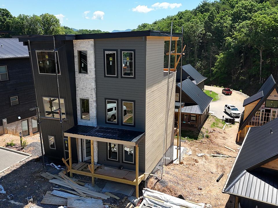 1st image of 535 Warbonnet Way