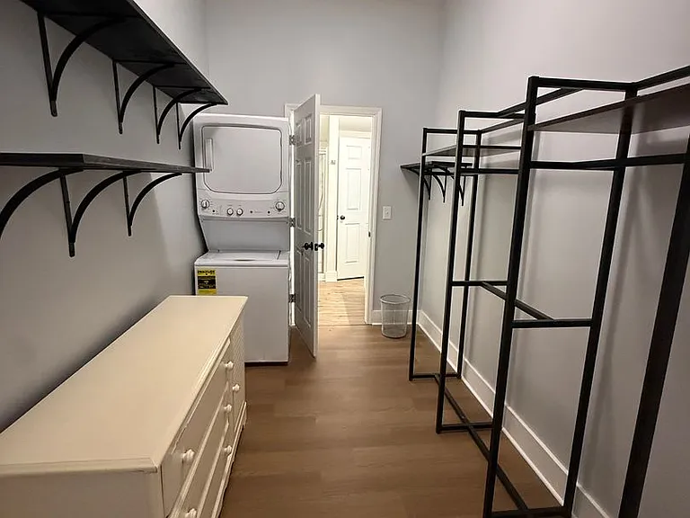 414 Center Ave — Photo 8