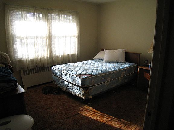 4th image of 554 N 3rd St