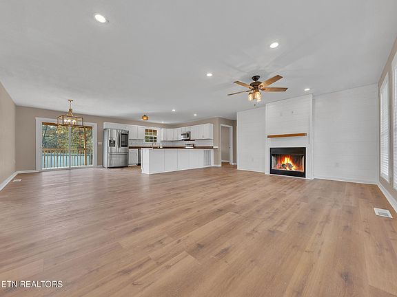 3rd image of 2781 Windfall Estates Dr