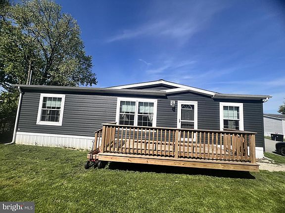 2nd image of 221 Jamie Ln