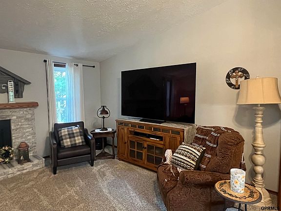 4th image of 9109 Bellvue Dr