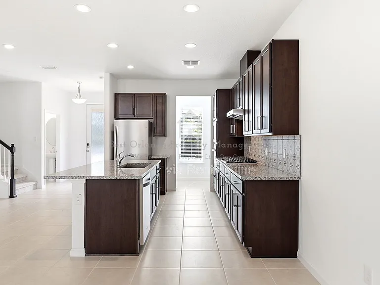 2512 Cedar Rose St — Photo 13