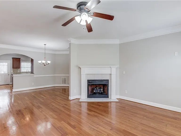 11007 Lorin Way — Photo 8