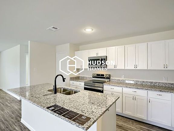 5th image of 104 Goel St