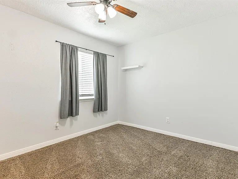 207 Woodvale Dr — Photo 24