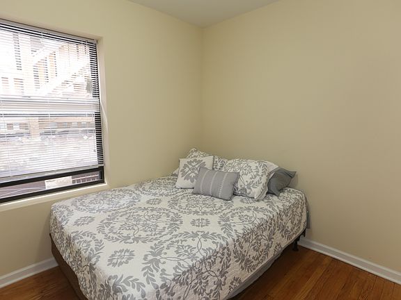 4th image of 4747 N Troy St #N1