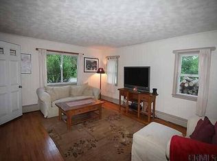 401 Taurus Rd, Schenectady, NY 12304