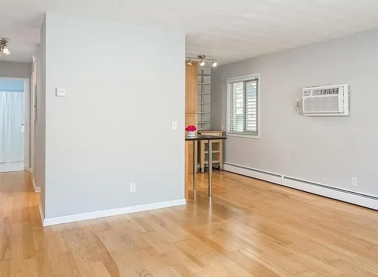 3018 Aldrich Ave S #12 — Photo 3