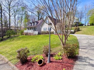 305 Orchard Knob Rd, Clinton, TN 37716