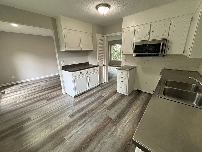 2904 NW Bristol Ct — Photo 2