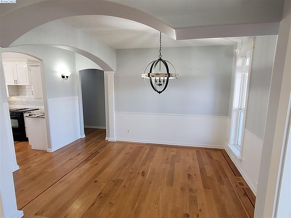 5th image of 1805 S Highlands Blvd