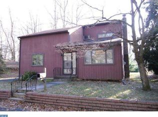 548 Wallace Ave, Roebling, NJ 08554