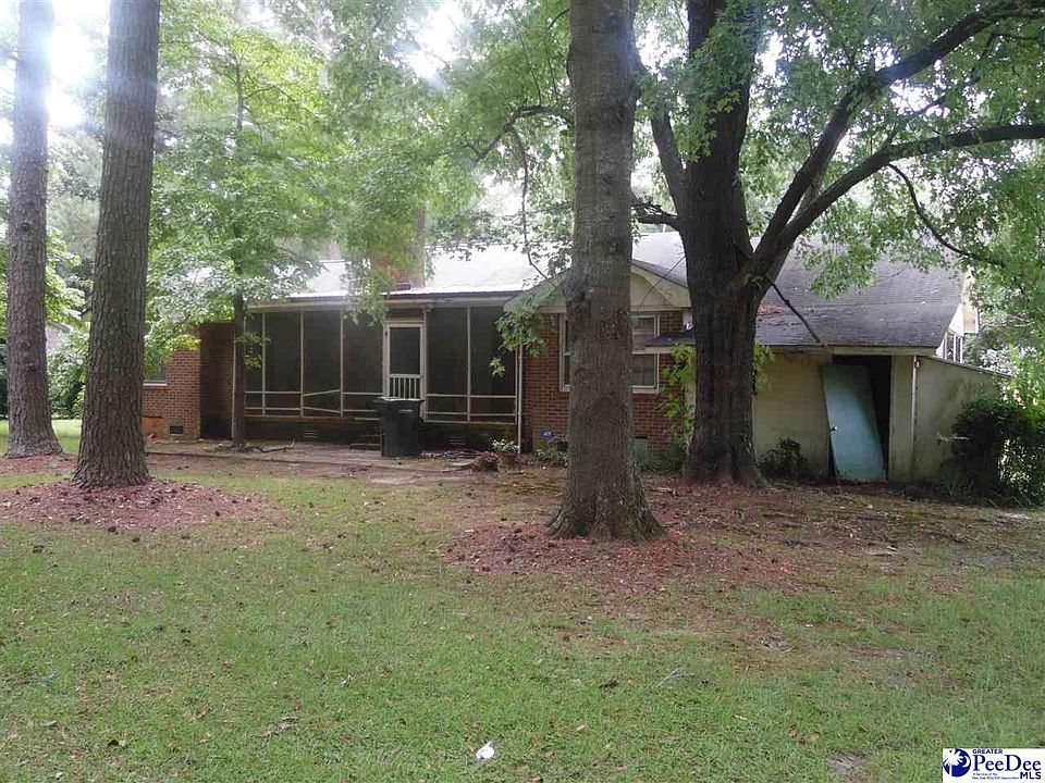 2nd image of 303 Creek Dr
