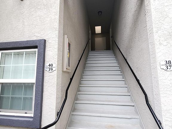 2nd image of 506 Canyon Dr Unit 40