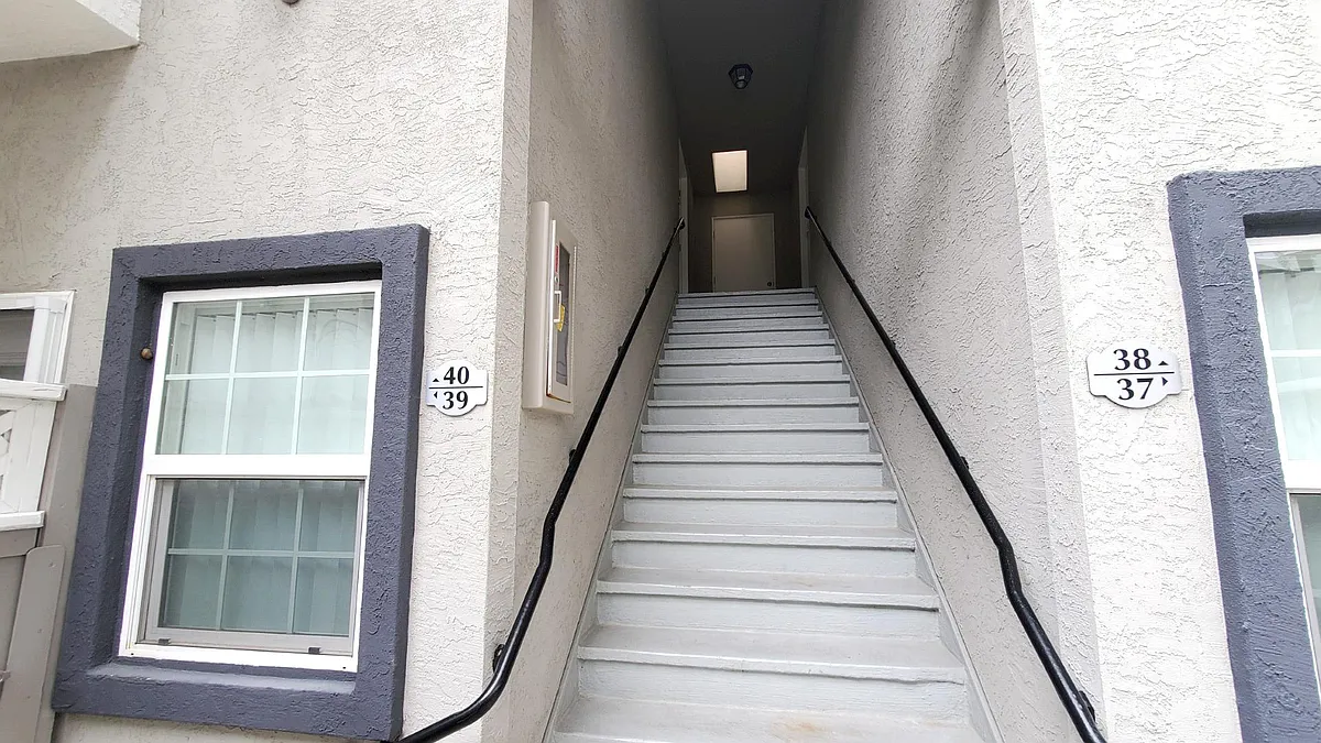 Building Photo - 506 Canyon Dr #40