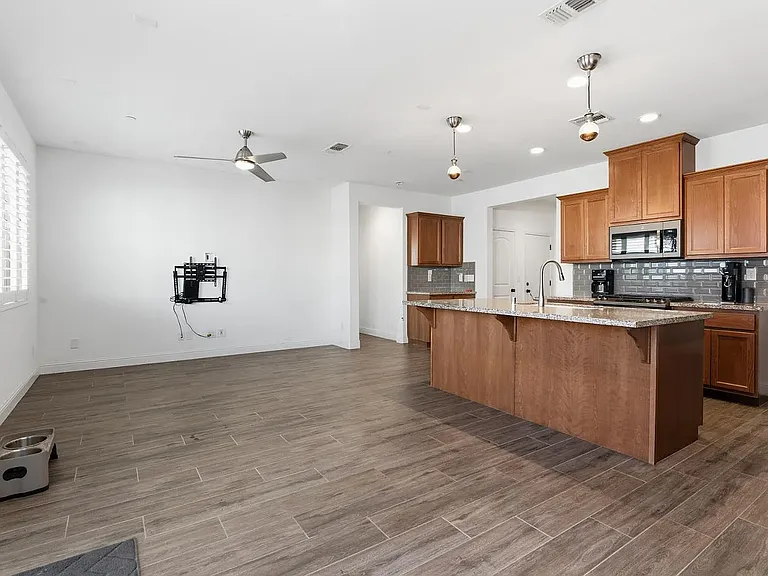 355 Marigold Dr — Photo 11