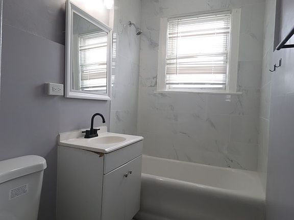 5th image of 4104 Grand Blvd APT 1M