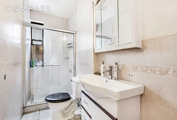 Rented by Compass | media 23