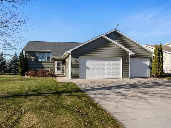 2290 Ladybird Dr, Neenah, WI 54956
