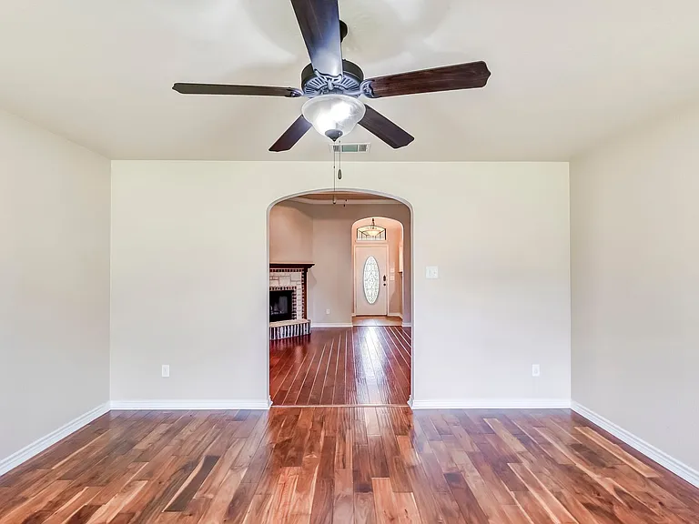 2405 Coy Dr — Photo 11