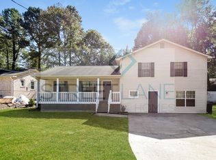 911 Terrace Trce, Lawrenceville, GA 30044