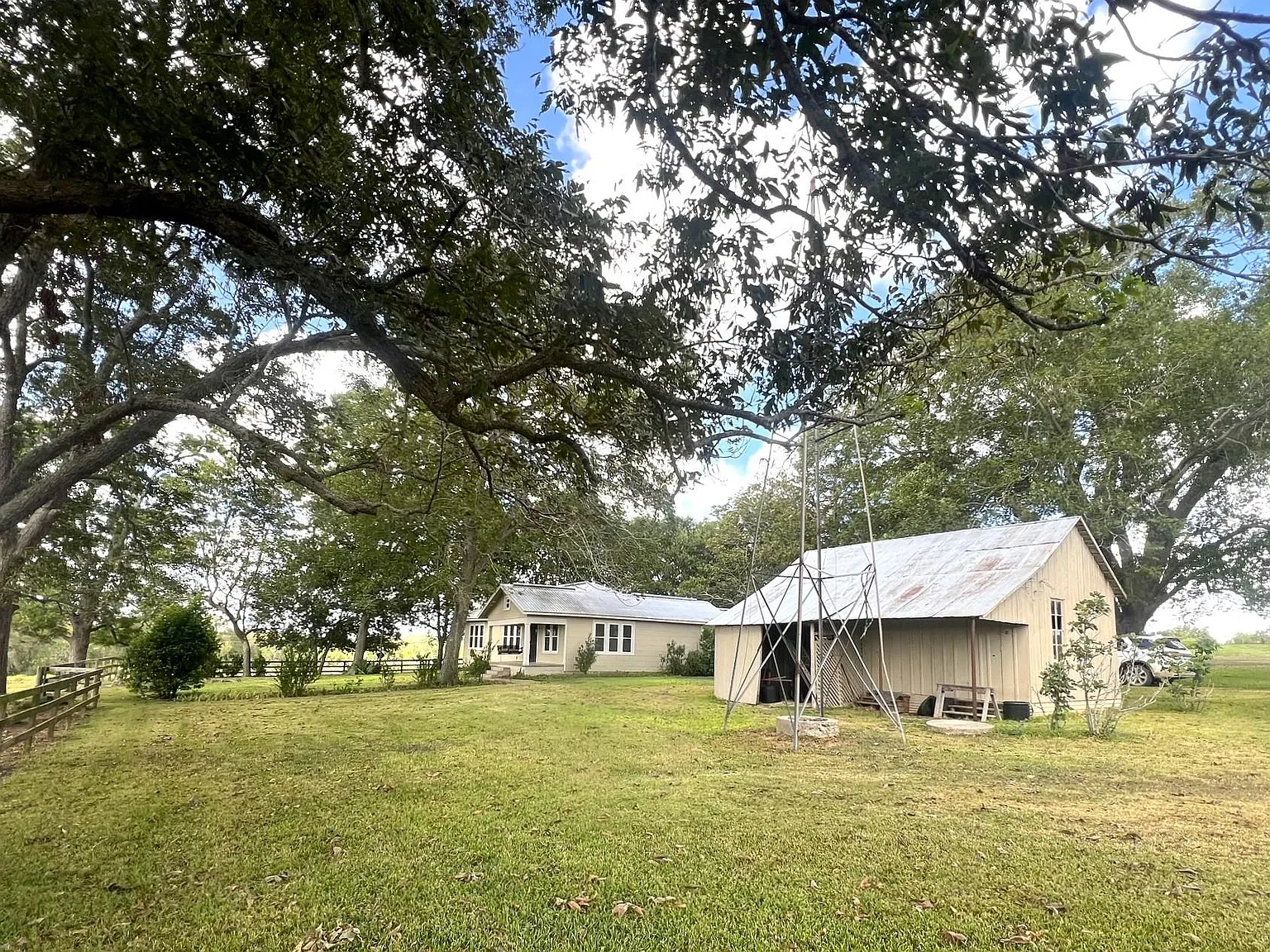 3 bed, 2.0 bath, 1320 sqft, $1,700 — Photo 4