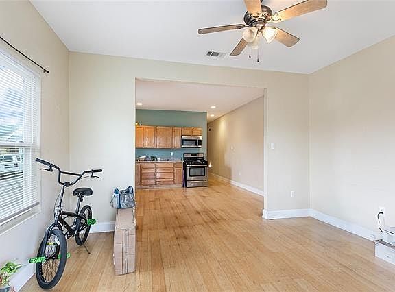 3rd image of 2243 Arts St
