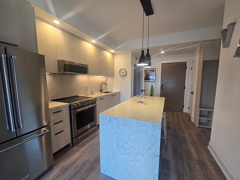 30 Mutual St — Photo 17