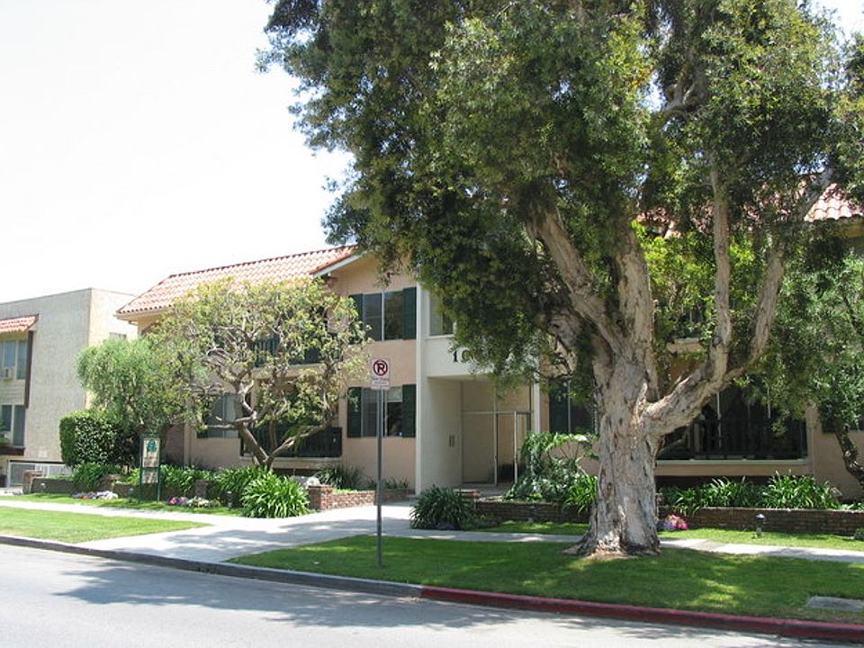 2nd image of 10856 Rose Ave APT 108