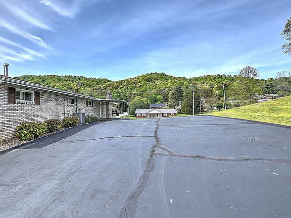 4th image of 102 Richardson Dr