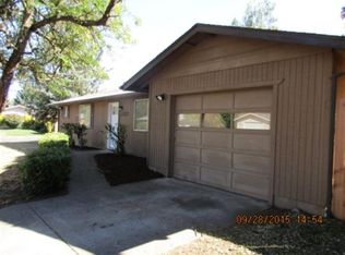 1133 SW Ballinger Dr, Grants Pass, OR 97526