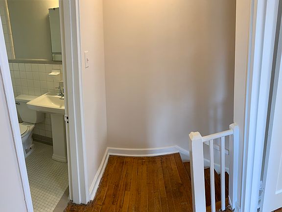 5th image of 1622 Valley Ave