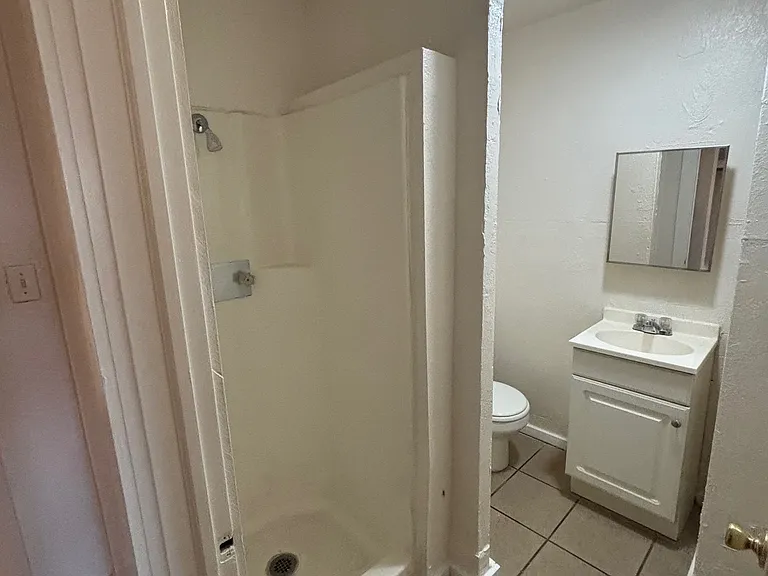 637 S Schifferdecker Ave #3 — Photo 3