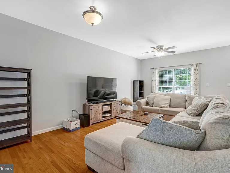 8628 Ellesmere Way — Photo 11