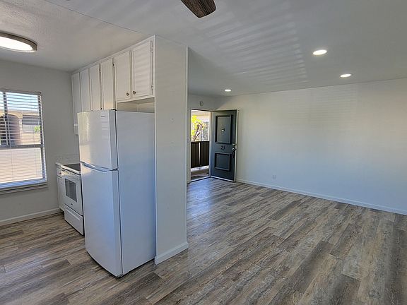 2nd image of 1018 E Lexington Ave APT 19