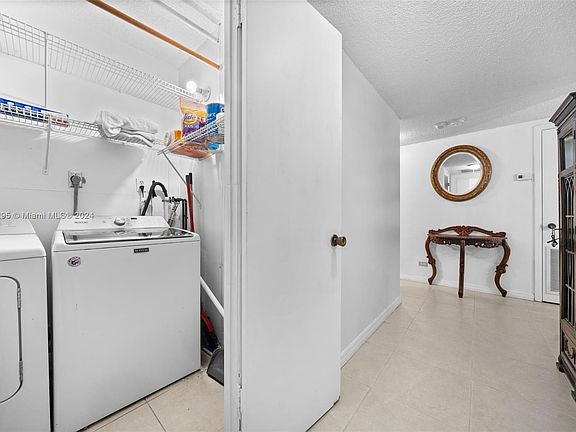 3rd image of 800 NE 195th St APT 107