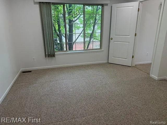16713 Kensington Dr — Photo 7