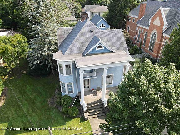 3rd image of 310 E Lovett St
