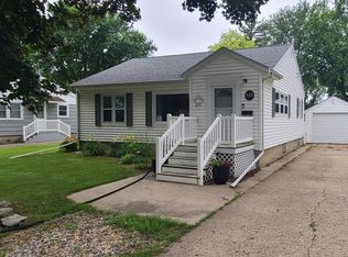 125 E St, Marshall, MN 56258