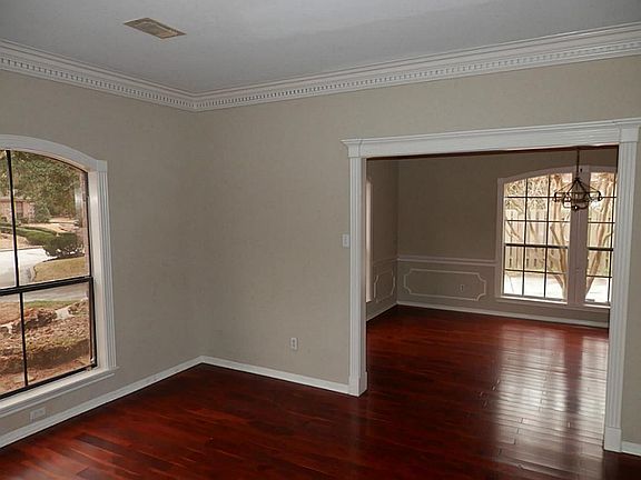 4th image of 2507 Oak Mill Dr