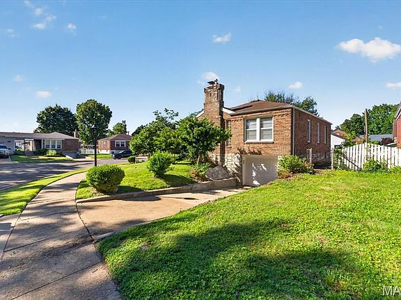 4th image of 633 Landor Ct