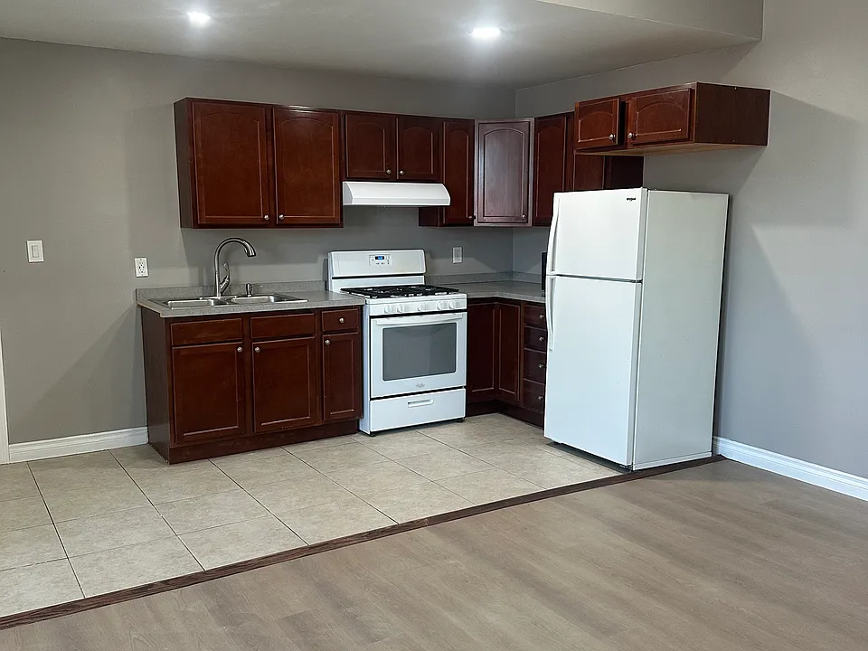 372 Connecticut St #3
