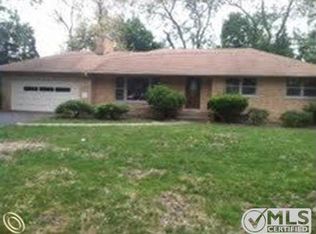 18185 New Jersey Dr, Southfield, MI 48075